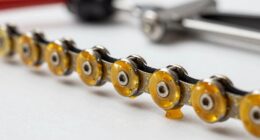 waxing bicycle chain neatly